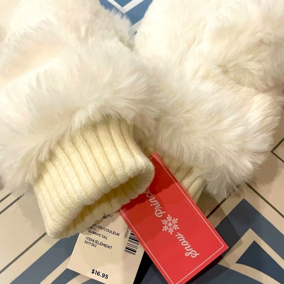 Gymboree Faux Fur Mittens! ❄️ - Picture 3 of 3